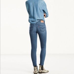 Levi 710’s Super Skinny Size 28. - like new